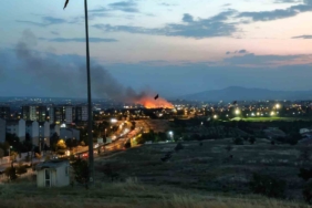 İzmir’de taksici ile vatandaş arasındaki ’güzergah’ kavgası kamerada 1 thumbnail