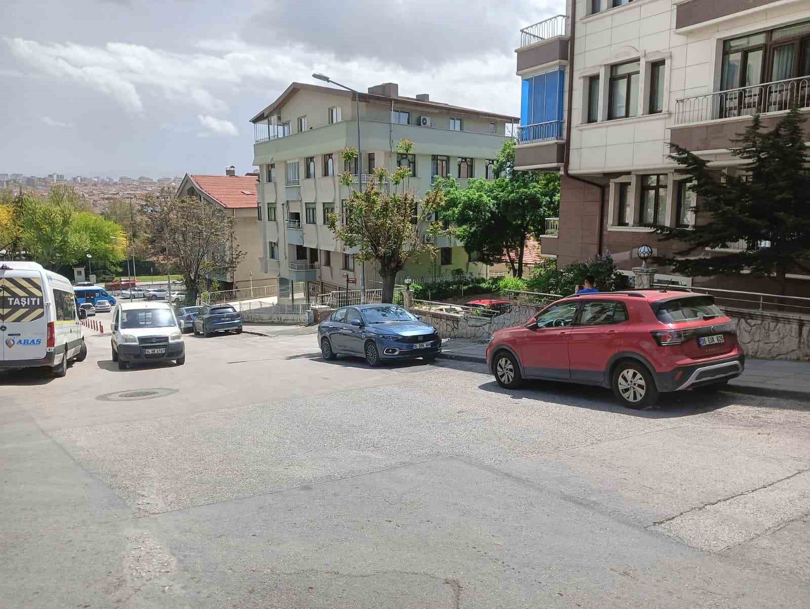 ankarada ozel halk otobusu apartmanin bahce duvarina carpti 2 IvR79ebe