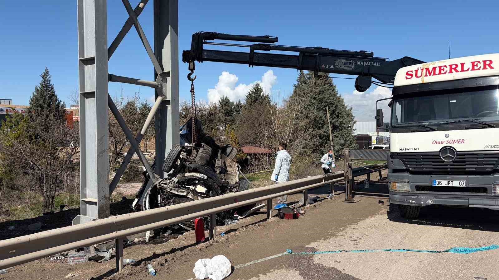 ankarada ozel halk otobusu kopru diregine carpti 5 olu 15 yarali 4 nngBkcRb