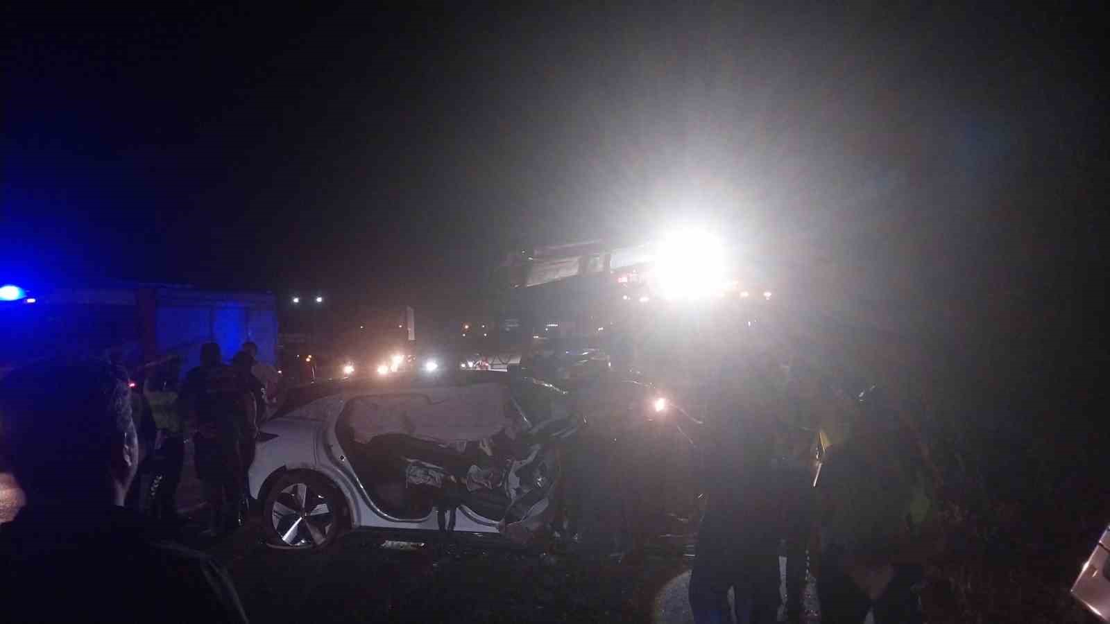 ankarada servis araci yol kenarina devrildi 8 yarali 0 yjGlJeSg