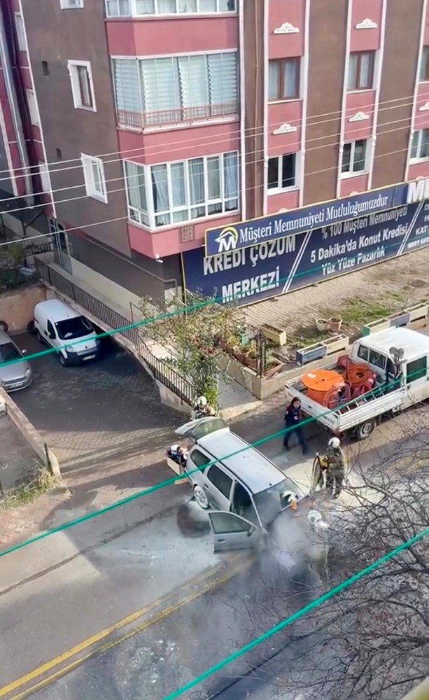 ankarada seyir halindeki otomobil alev aldi 1 RGUlULZ5