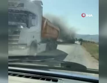 ankarada-seyir-halindeki-tir-alev-aldi-gmslVCCR.jpg