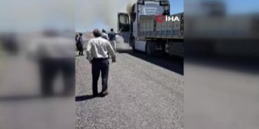 ankarada-seyir-halindeki-tir-alev-aldi-pn9NQACN.jpg