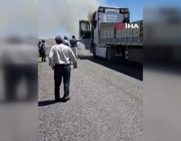 ankarada-seyir-halindeki-tir-alev-aldi-pn9NQACN.jpg