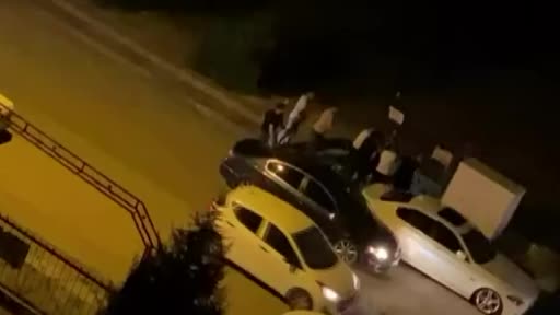 ankarada-sokak-ortasinda-cikan-kavga-kamerada-zDSxMmOY.jpg