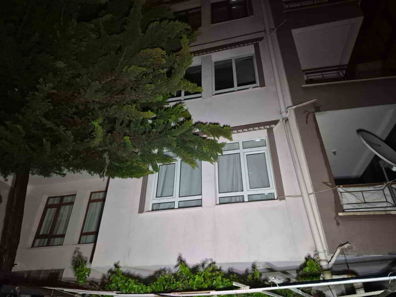ankarada sondurulemeyen agac bir daireyi kullanilamaz hale getirdi 3 RVZqimFu