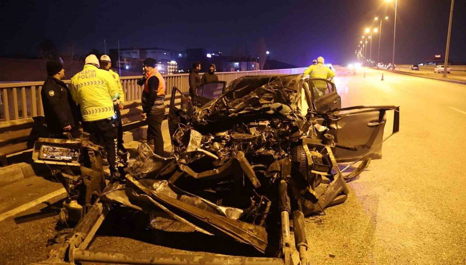 ankarada tira arkadan carpan otomobilin surucusu agir yaralandi 1 nLMm7rpl