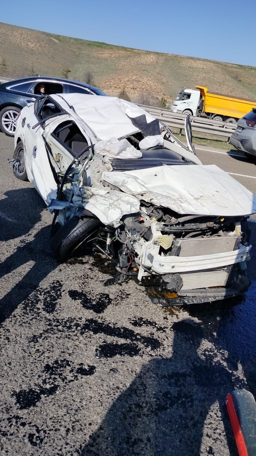 ankarada tira carpan otomobil taklalar atarak durabildi 1 agir yarali 0 Ry3jwAcs