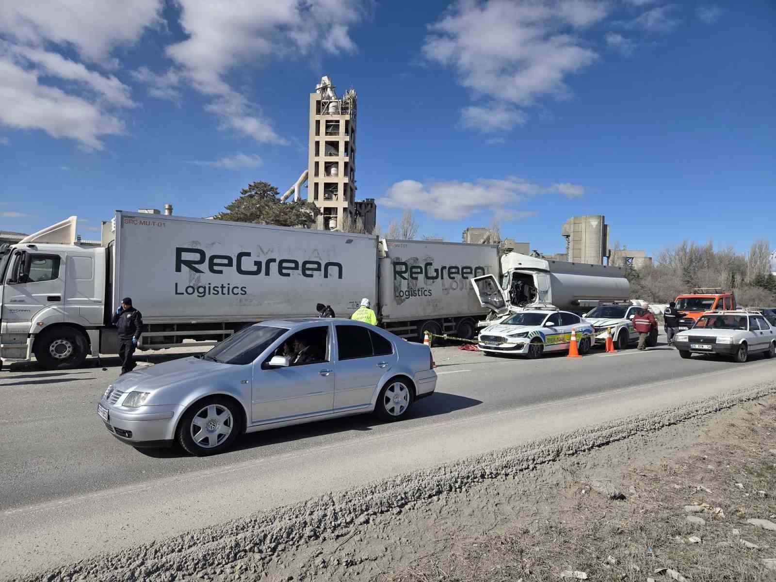 ankarada tira carpan tanker soforu hayatini kaybetti 2 G4UPNjBd