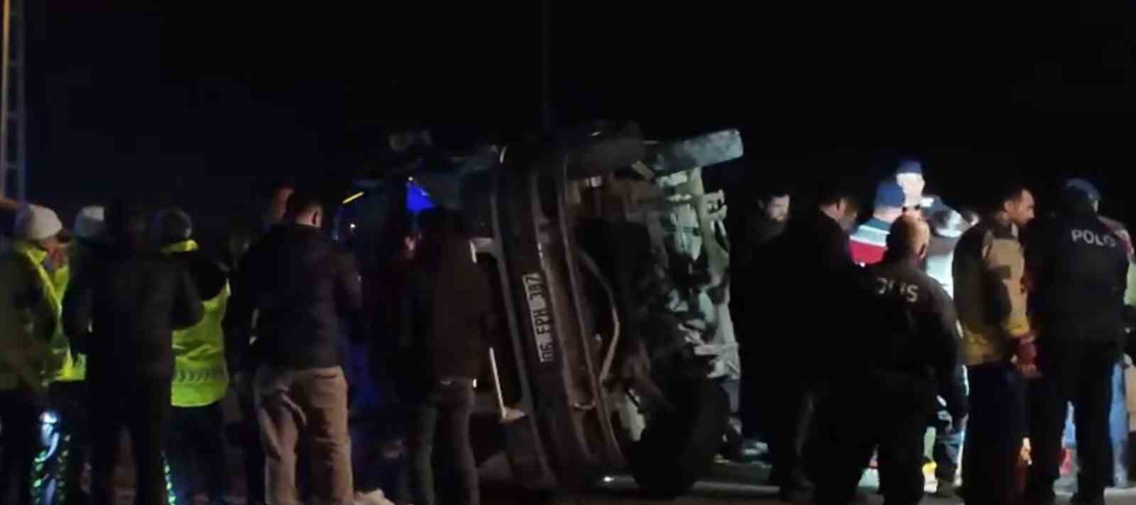 ankarada trafik kazasi 2 olu 12 yarali 0 lycuAiFk