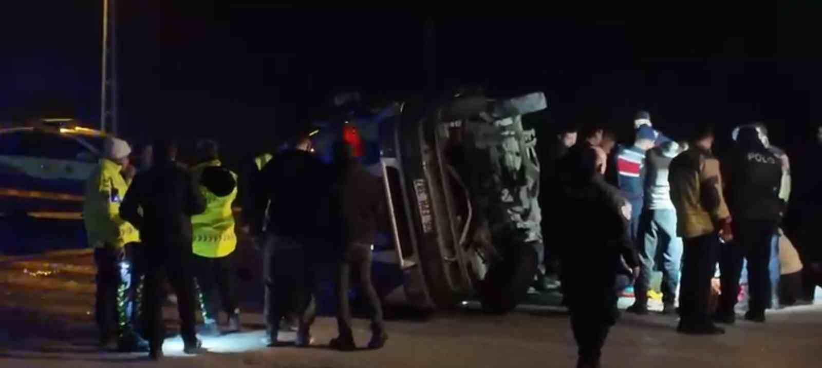 ankarada trafik kazasi 2 olu 12 yarali 1 LU8ykqpW