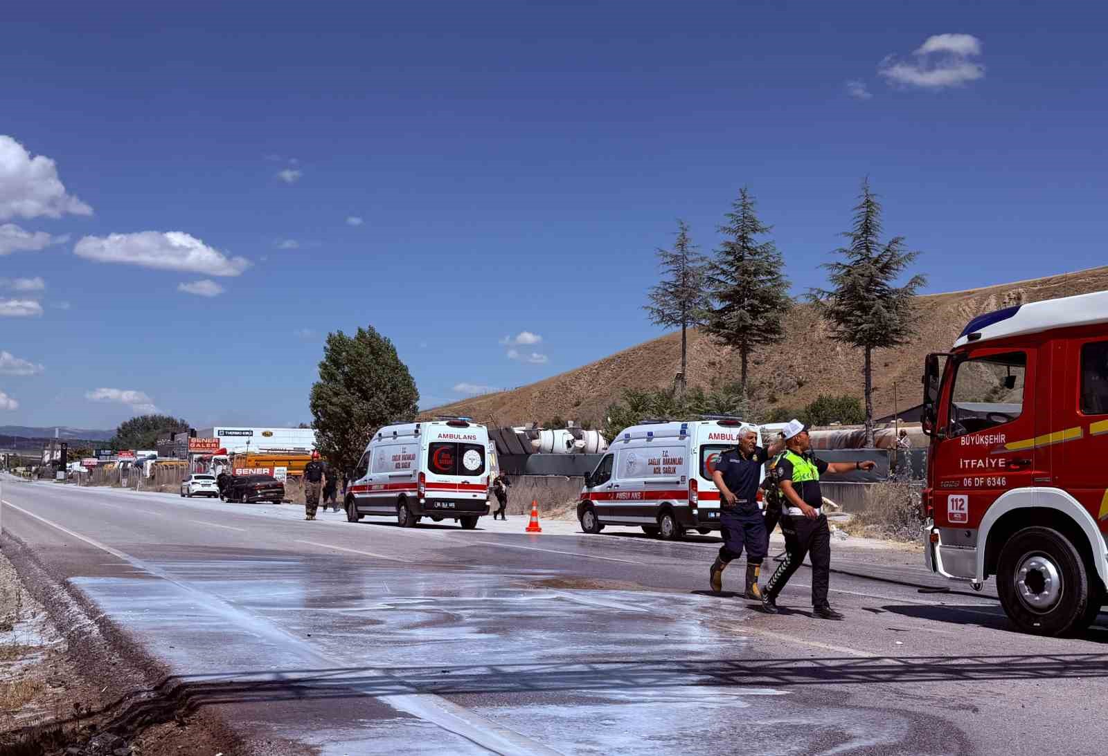 Ankara’da trafik kazası: 3 yaralı 4 ankarada trafik kazasi 3 yarali 0 bijOm185