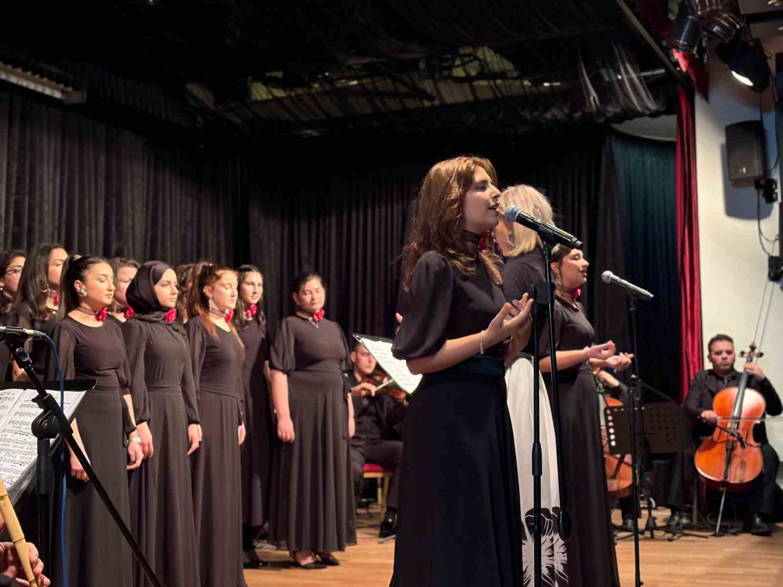 ankarada turk sanat muzigi konserine yogun ilgi 1