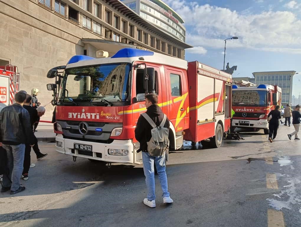 ankarada universitede duman sizintisindan etkilenen 6 kisi hastaneye kaldirildi 2 whKdfKfc