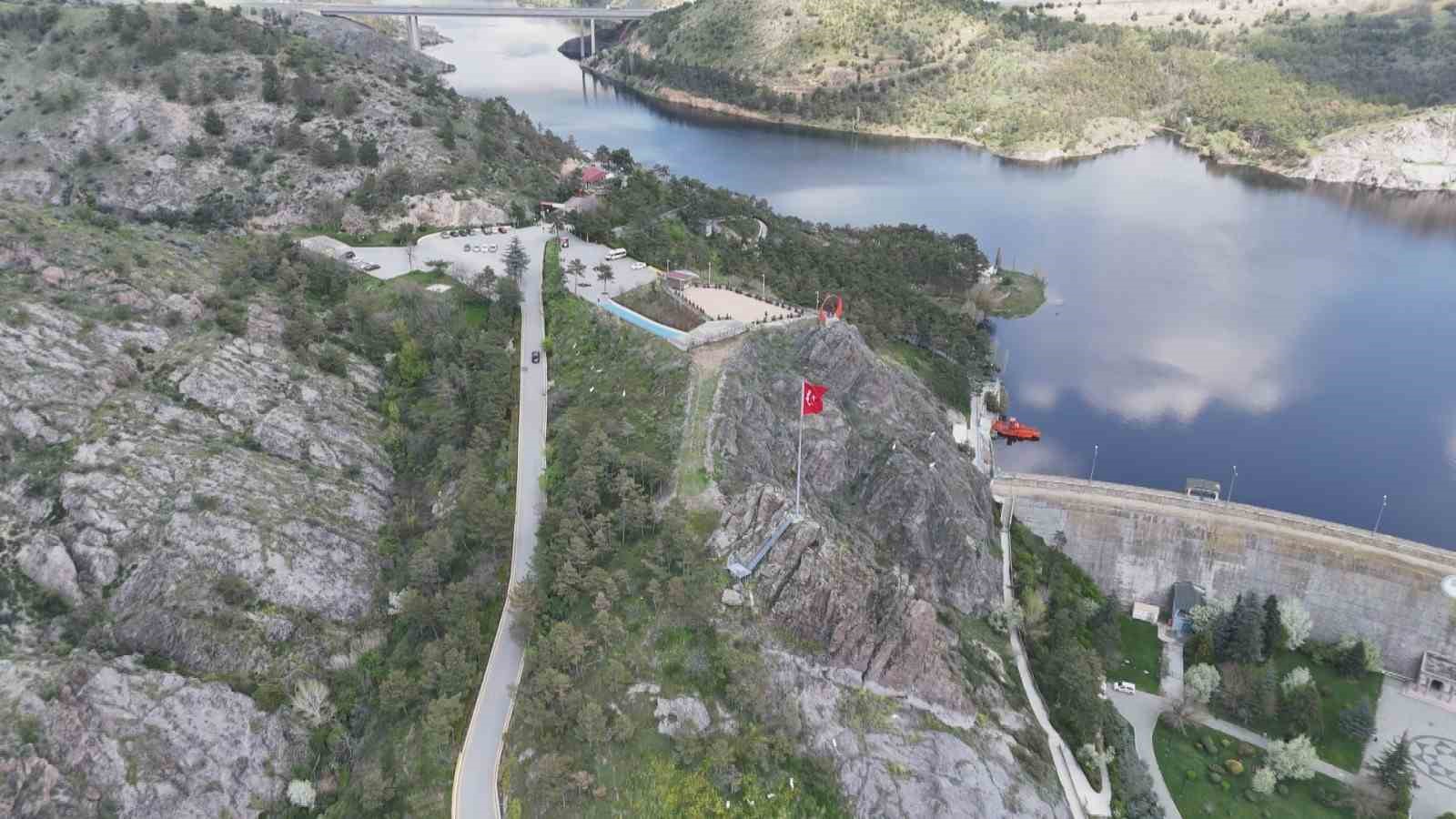 ankarada yagislar ve eriyen kar sulari barajlara can suyu oldu 2