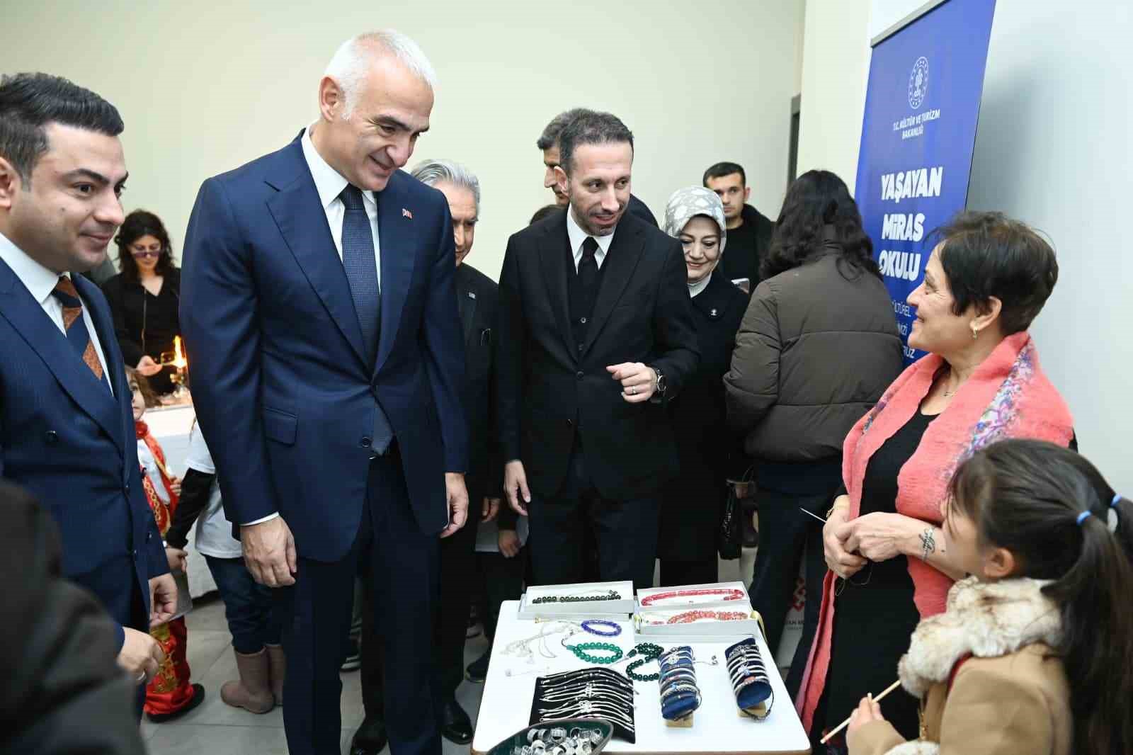 ankarada yasayan miras okulu acildi bakan ersoy bu okulun yayginlastirilacagini duyurdu 4 w9Y8f38F