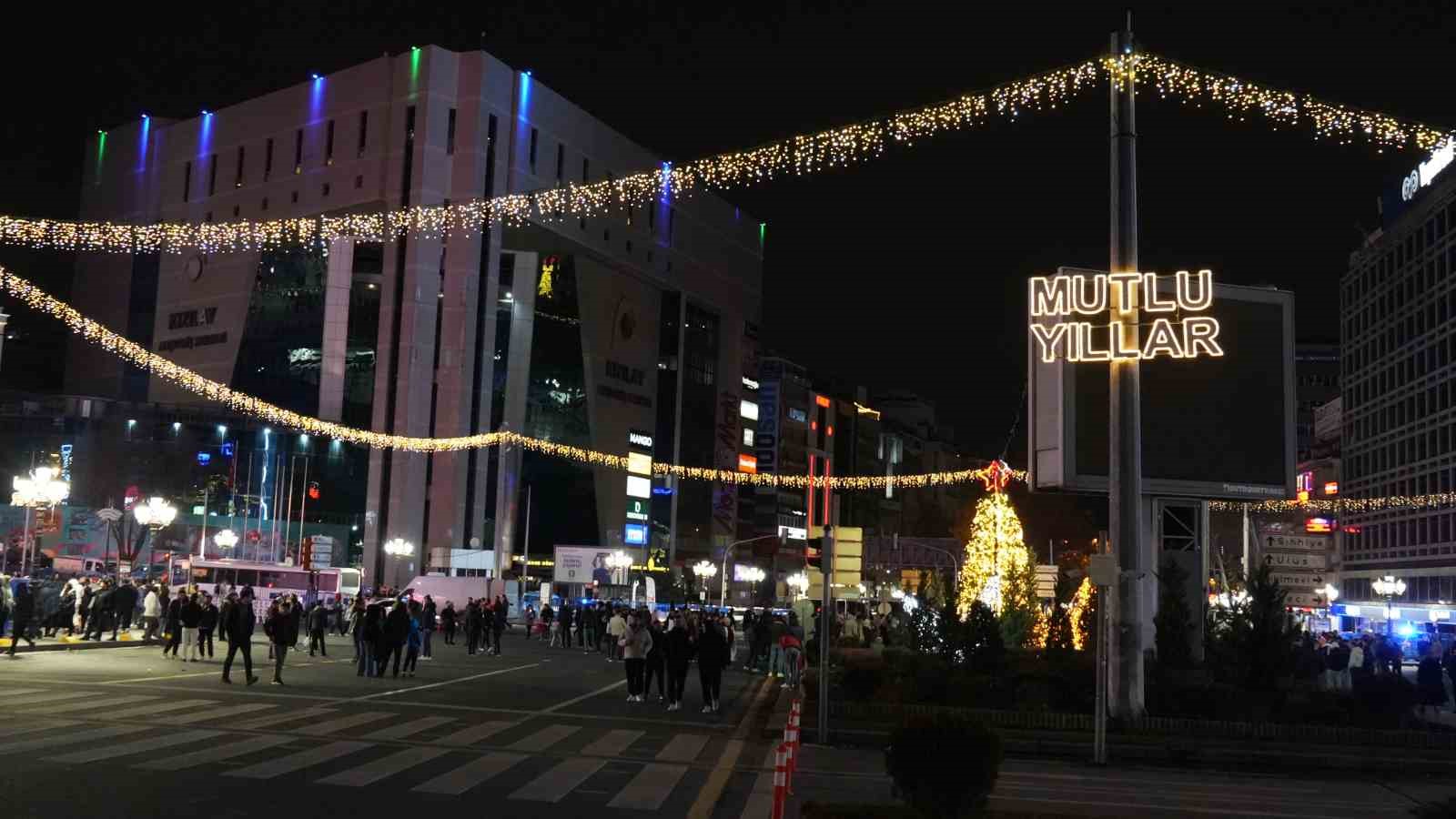 ankarada yeni yil coskuyla karsilandi 11 tS8O41cP