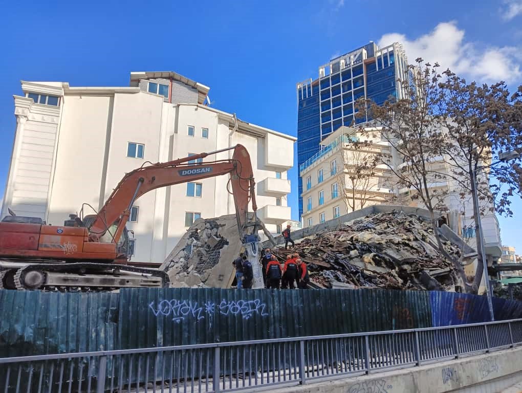 ankarada yikim calismasi gerceklestiren binada cokme meydana geldi 0 5g8wPbcN