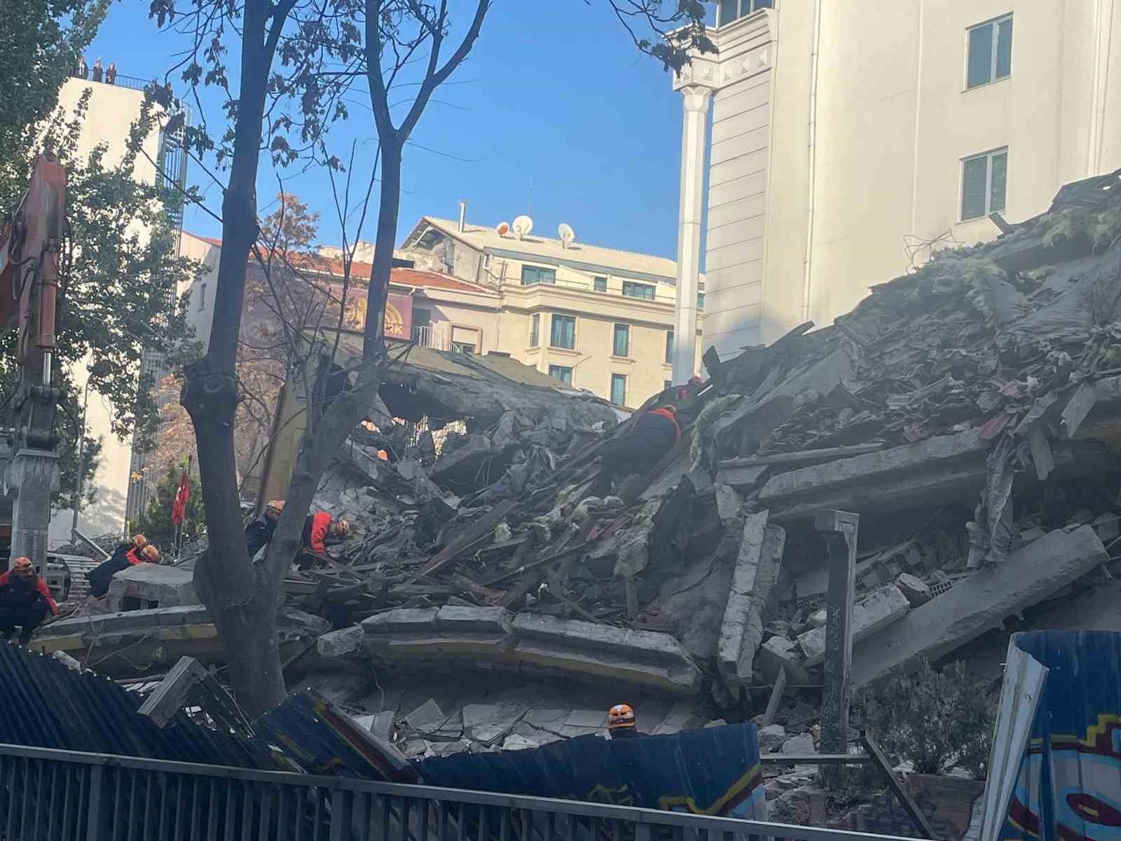 ankarada yikim calismasi gerceklestiren binada cokme meydana geldi 3 qwXvkkyU
