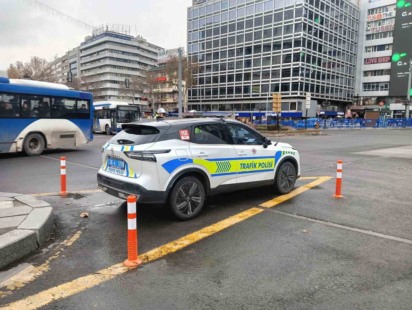 ankarada yilbasi kizilay ve tunali caddesi basta olmak uzere cok sayida yerde guvenlik onemleri f5fLNLhP