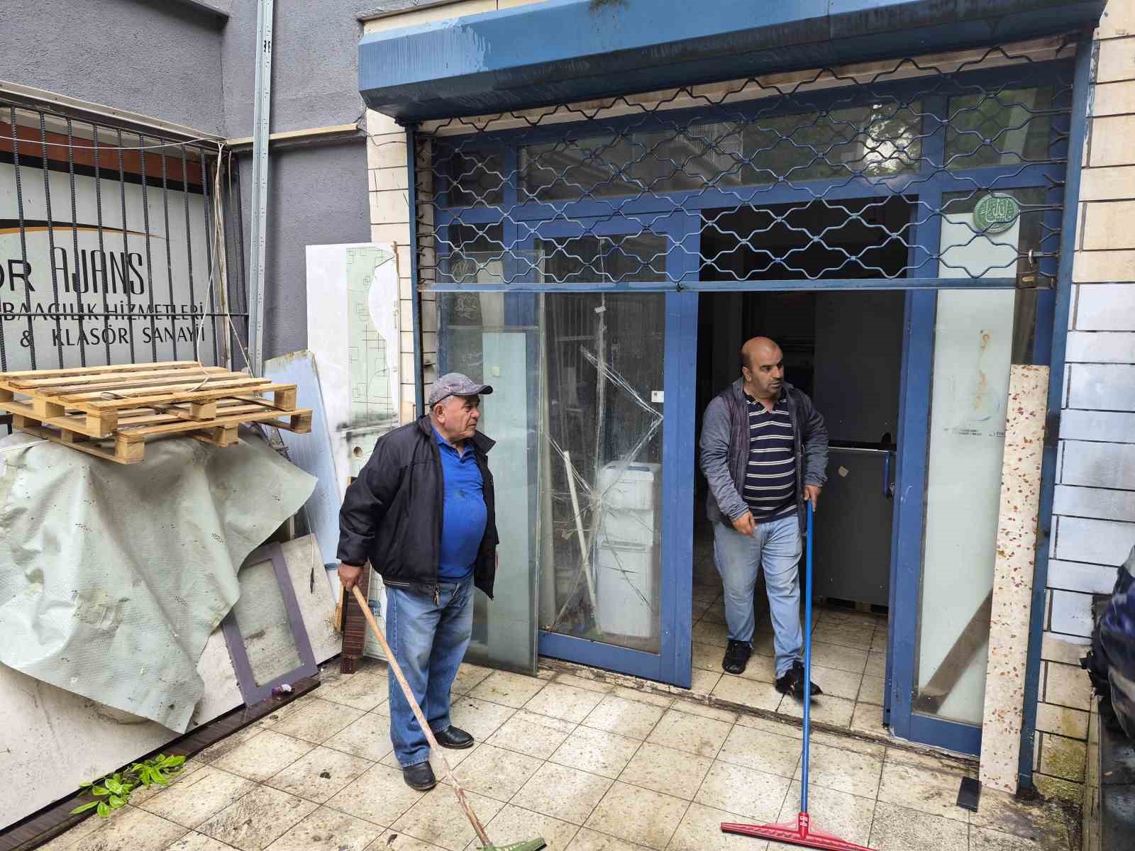 ankarada yogun yagisin ardindan dukkanlari su basti 5 wTspXNQq