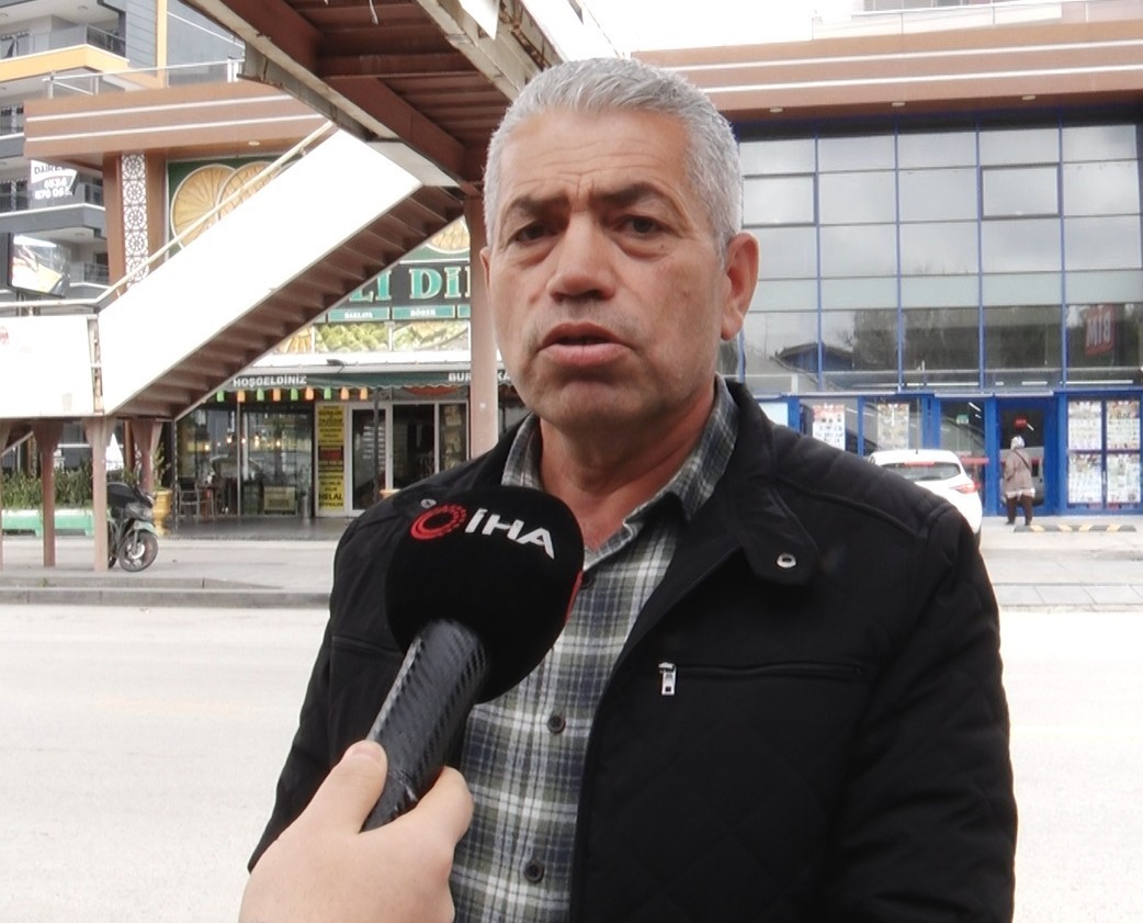 ankarada yolun karsisina gecmeye calistigi sirada otomobil carpan cocuk agir yaralandi 5
