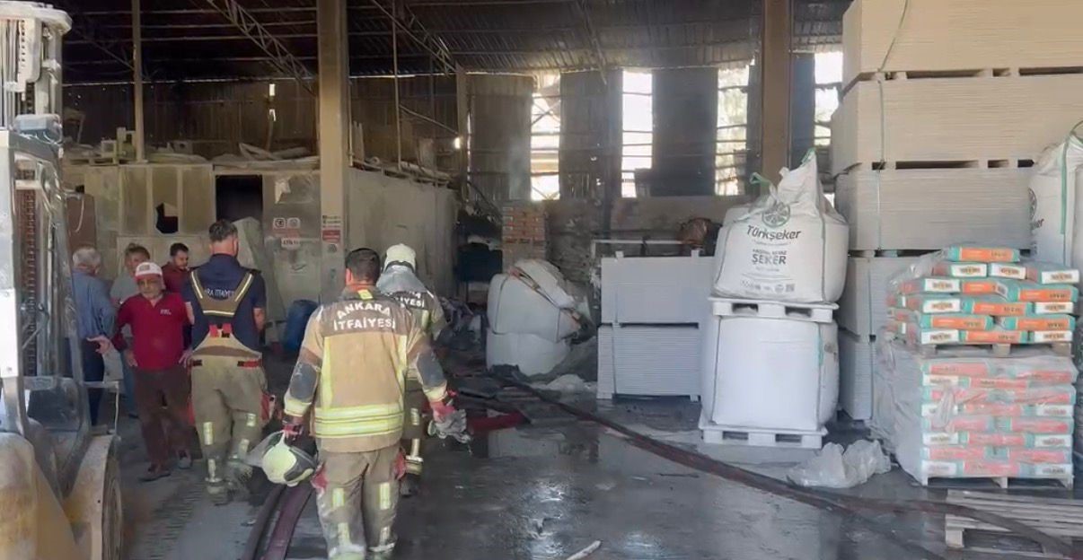 Ankara’daki fabrika yangını söndürüldü 8 ankaradaki fabrika yangini sonduruldu 4 vT8Ev54X