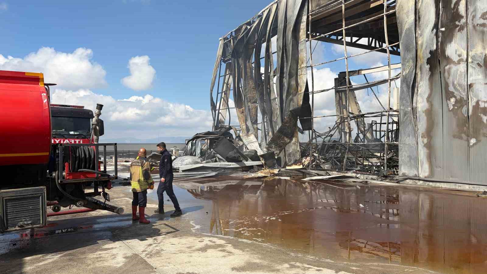 ankaradaki fabrika yangininin neden oldugu hasar gun aydinlaninca ortaya cikti 8 SZH7t7VI