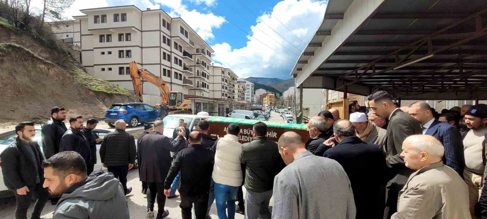 ankaradaki otobus kazasinda hayatini kaybeden 4 kisi son yolculuguna ugurlandi 2 NWVtnZhD