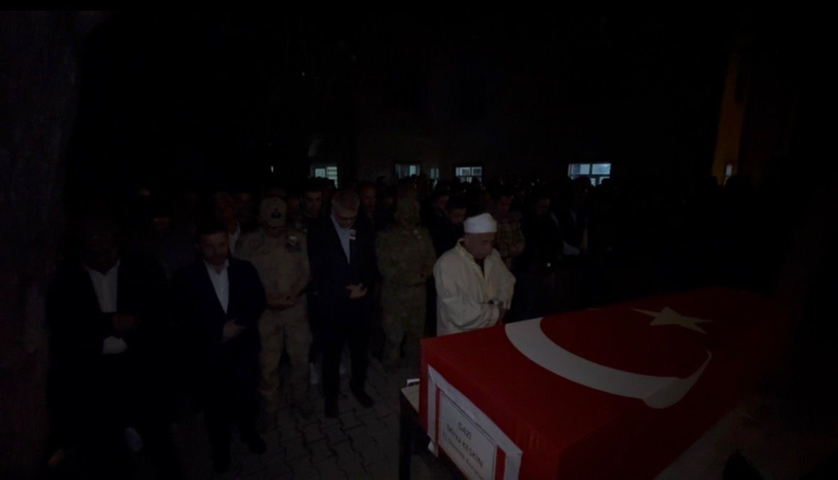 ankaradan getirilen gazi mirza keskinin naasi yuksekovada duzenlenen torenle topraga verildi 5 XgdVjrPb