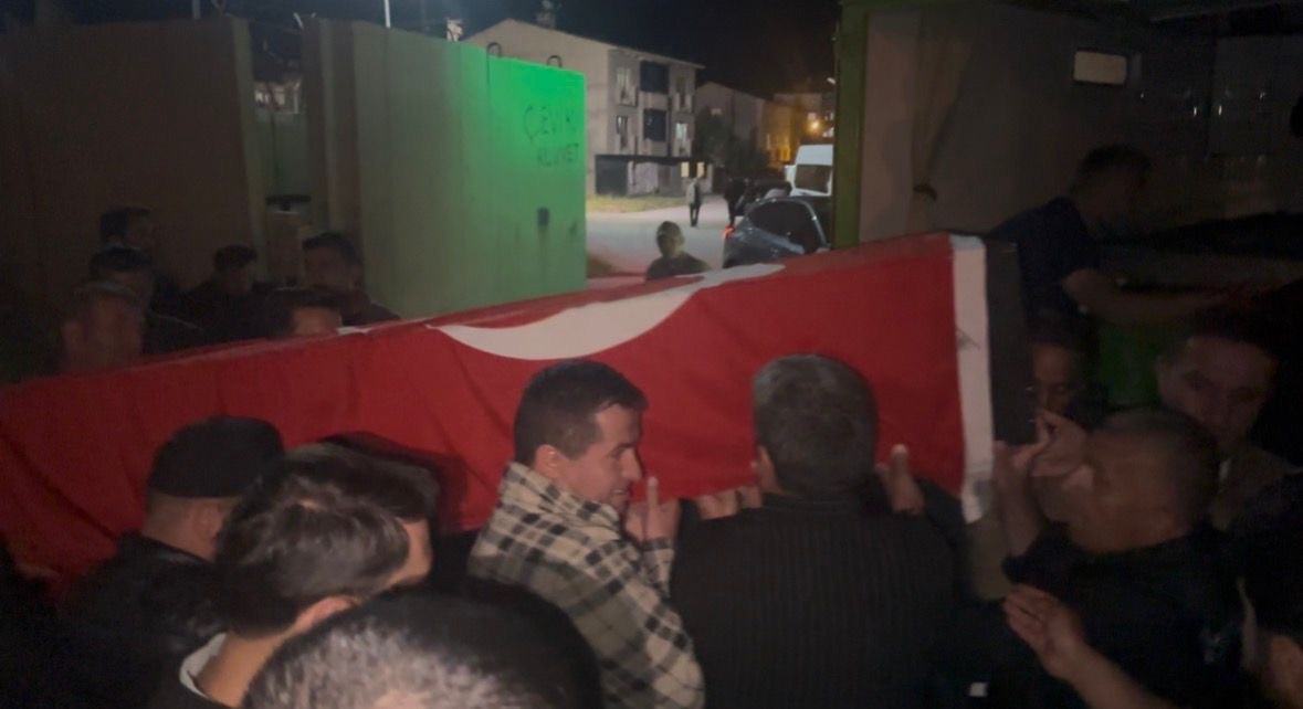 ankaradan getirilen gazi mirza keskinin naasi yuksekovada duzenlenen torenle topraga verildi 8 KGJYJkN3