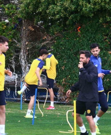 ankaragucu-kastamonuspor-macinin-hazirliklarini-surdurdu-FFLb4mjI.jpg