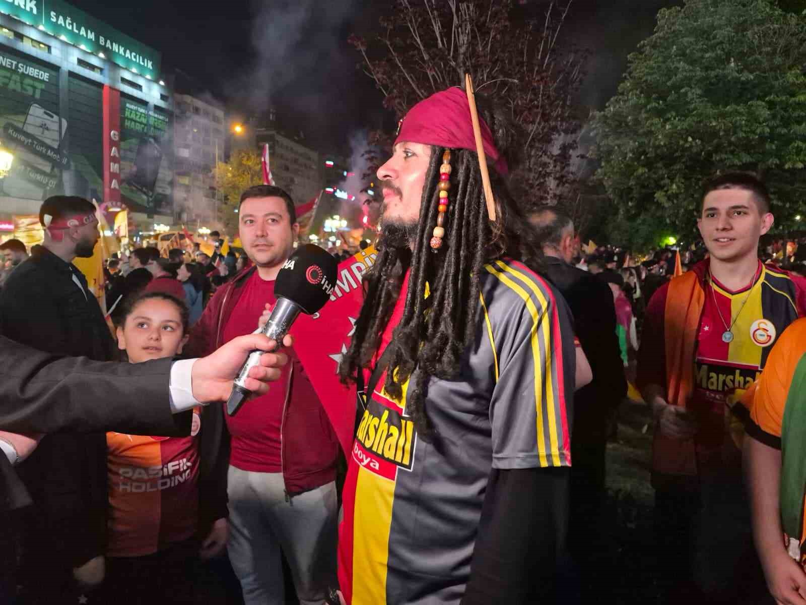 ankarali jack sparrow galatasarayin sampiyonlugunu kutladi 1 EKh23EGF