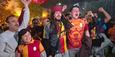 ankarali-jack-sparrow-galatasarayin-sampiyonlugunu-kutladi-I9fxJlva.jpg