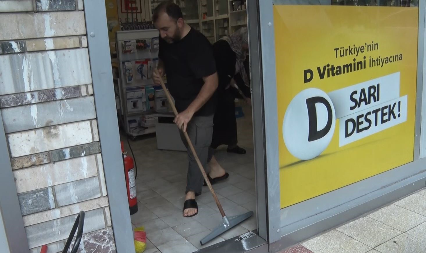 ankarayi sel vurdu is yerleri sular altinda kaldi 1 qz7XCz7L