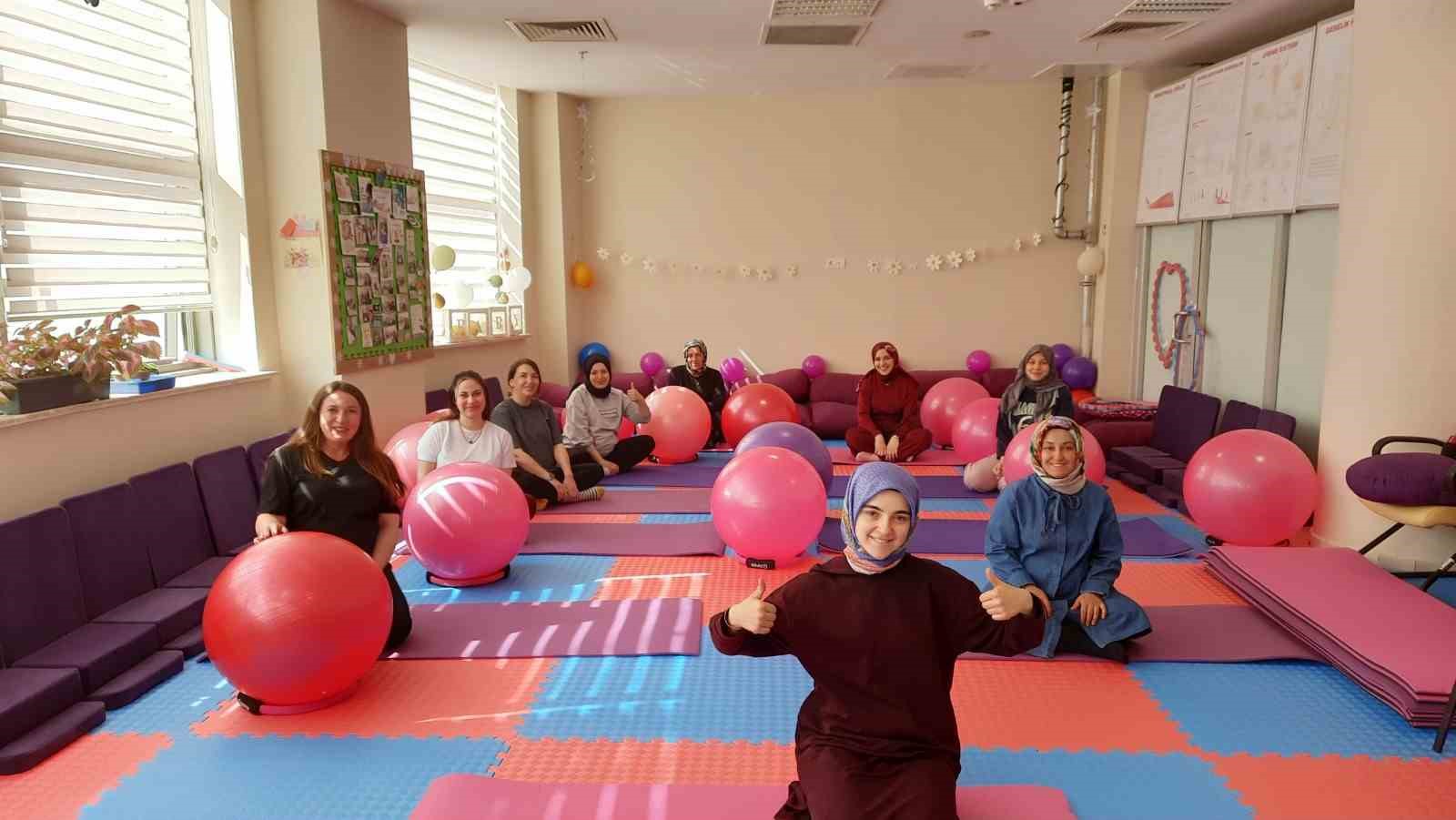 Anne adayları "Her Gebeye Bir Ebe" uygulamasıyla korkularını yeniyor 6 anne adaylari her gebeye bir ebe uygulamasiyla korkularini yeniyor 2 ty48CLWu