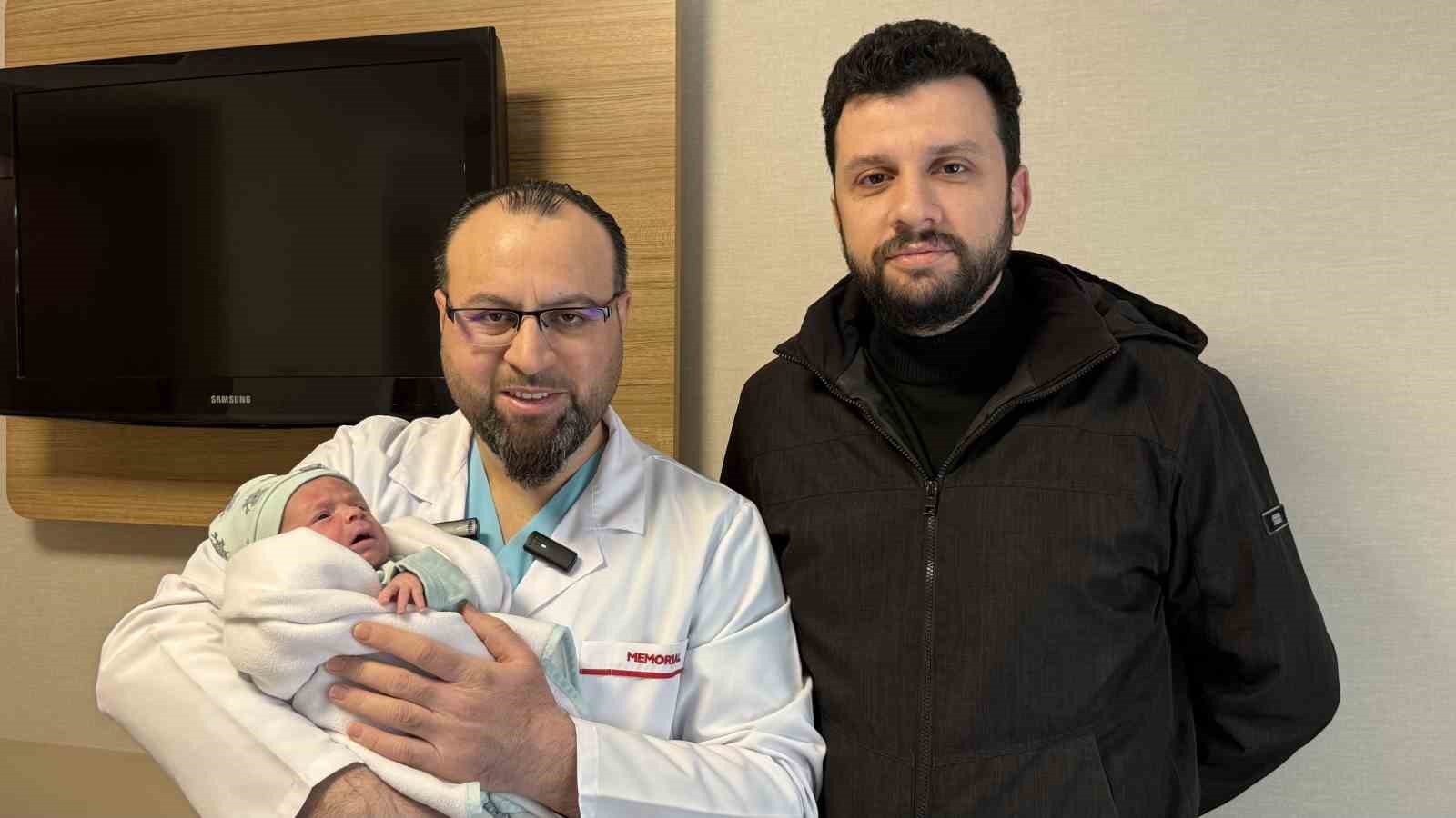 anne karnindayken milyonda bir gorulecek saglik sorunuyla dogdu 3