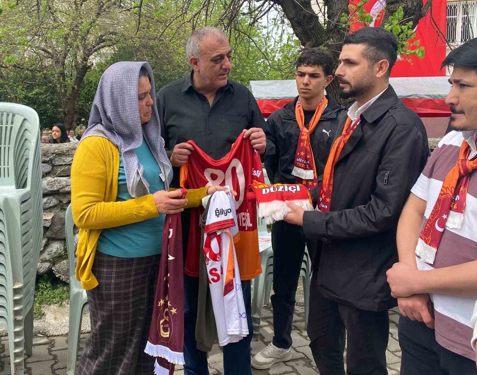 Anne Sonay Yeşil: "Galatasaray’ın 5 yıldızlı formasını alacaktık, olmadı" 4 anne sonay yesil galatasarayin 5 yildizli formasini alacaktik olmadi 0 JGsKDBnn