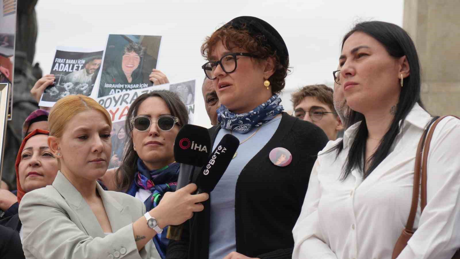 anne ve babalar hayatini kaybeden cocuklari icin ulus meydaninda bir araya geldi 1 FO4GLHRh