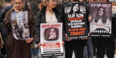 anne-ve-babalar-hayatini-kaybeden-cocuklari-icin-ulus-meydaninda-bir-araya-geldi-ijfdMMQM.jpg