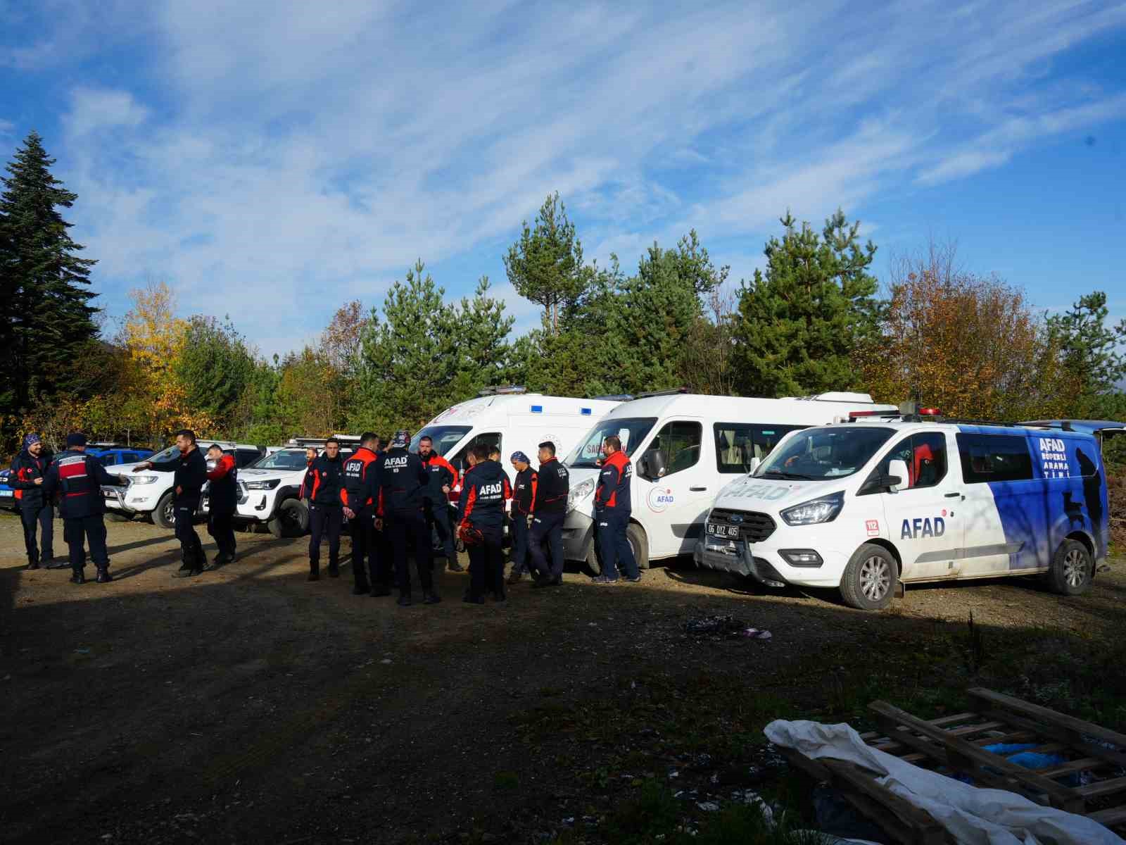 anne ve oguldan 3 gundur haber alinamiyor yogun sis altinda 16 kilometrelik alanda arama 2LcY5PbO