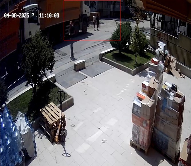 anne ve teyzelerini kaybettikleri kaza hakkinda ilk kez konusan kardesler teyzem surucunun bilerek uzerlerinden u5Br83wu