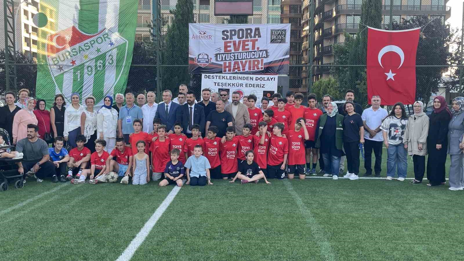 anneler sahaya indi bagimliliga kirmizi kart gosterdi 7 78dwGQ4z
