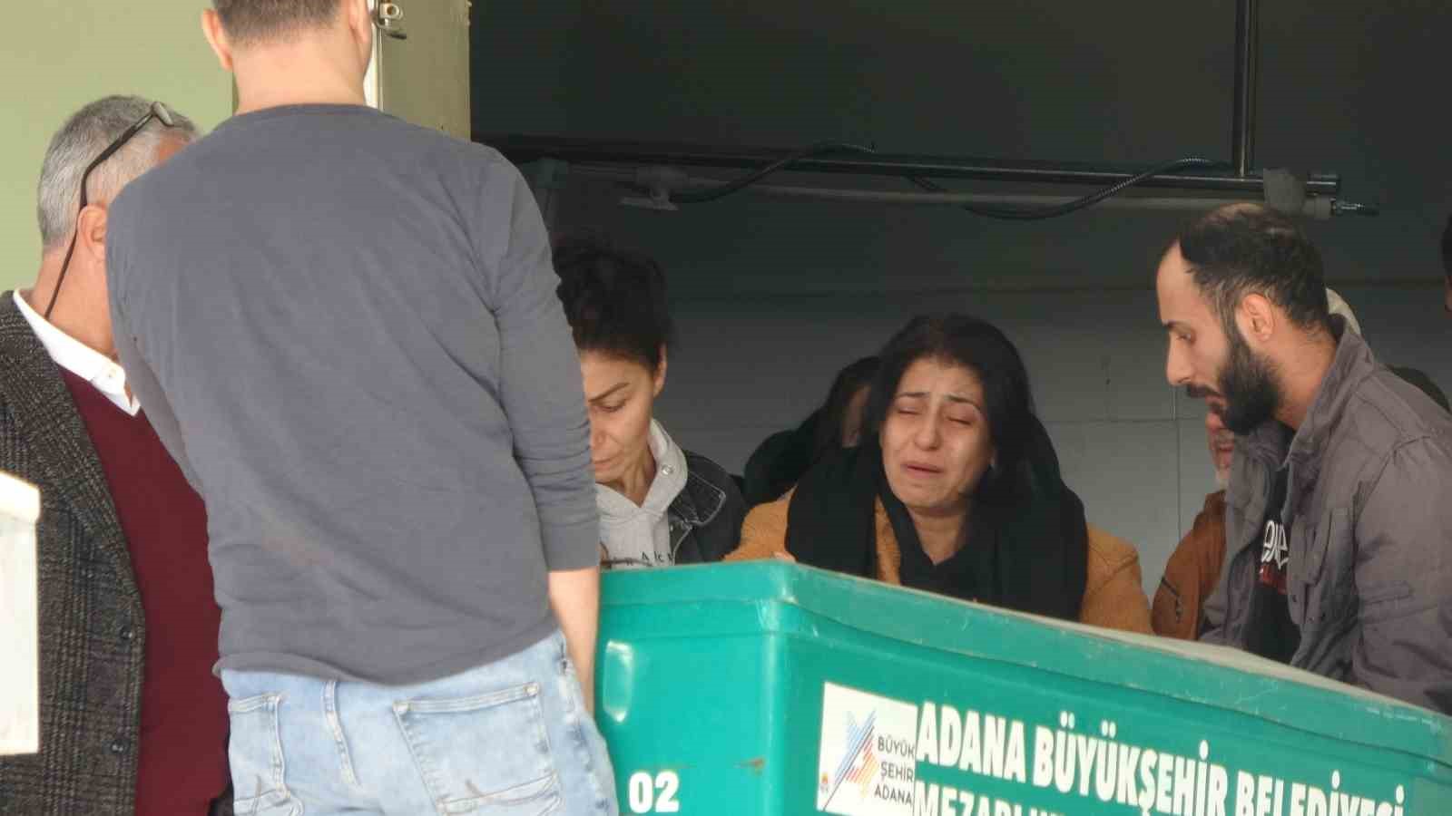 Annenin feryadı yürekleri dağladı: Babalarının öldürdüğü kardeşler toprağa verildi 4 annenin feryadi yurekleri dagladi babalarinin oldurdugu kardesler topraga verildi 0 MssCdUH2