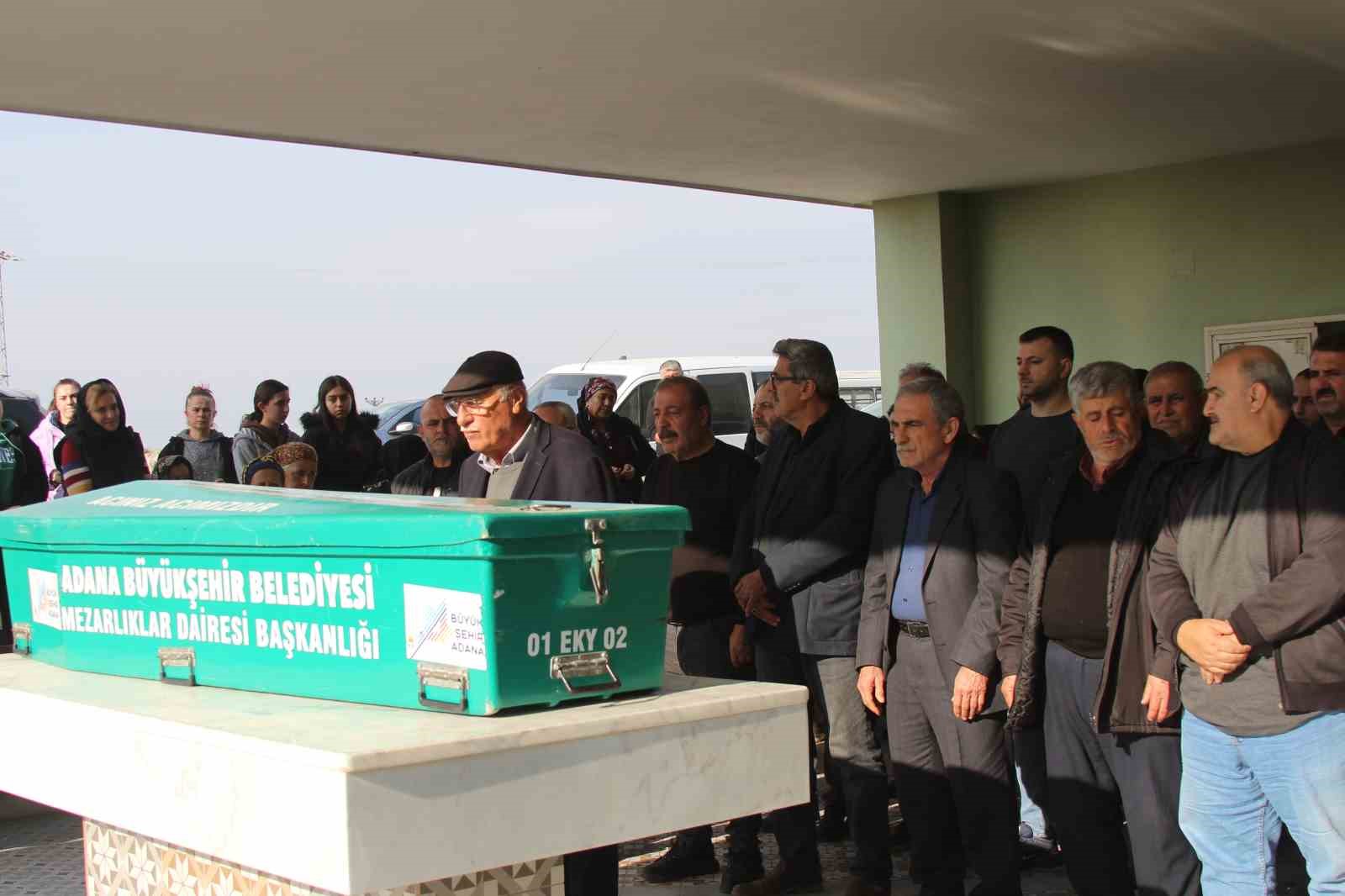 Annenin feryadı yürekleri dağladı: Babalarının öldürdüğü kardeşler toprağa verildi 7 annenin feryadi yurekleri dagladi babalarinin oldurdugu kardesler topraga verildi 3 7ie9EPPO