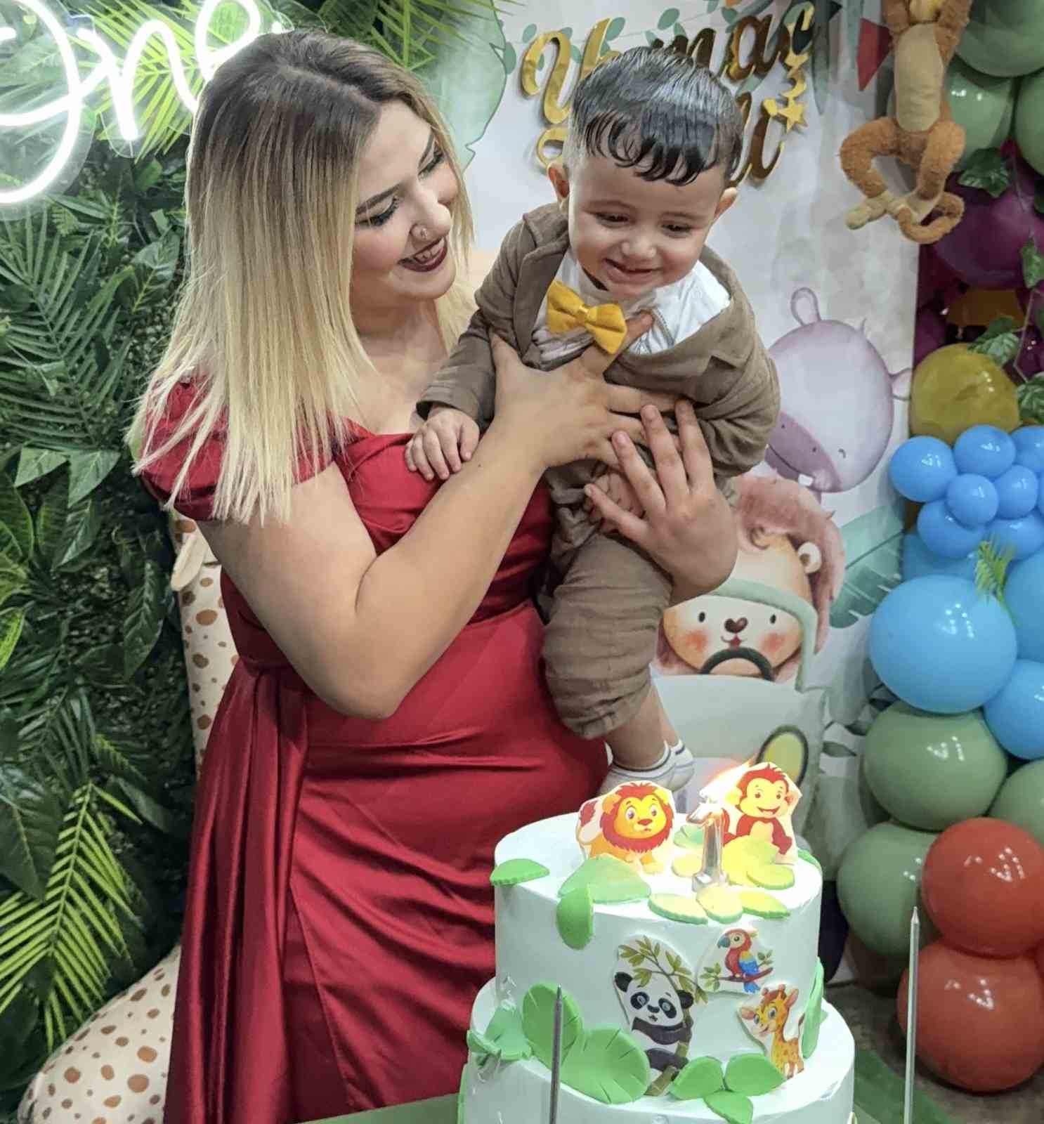 annesi sokaktan korkarken facia evlerinin balkonunda yakaladi 4 Rql8rBaf