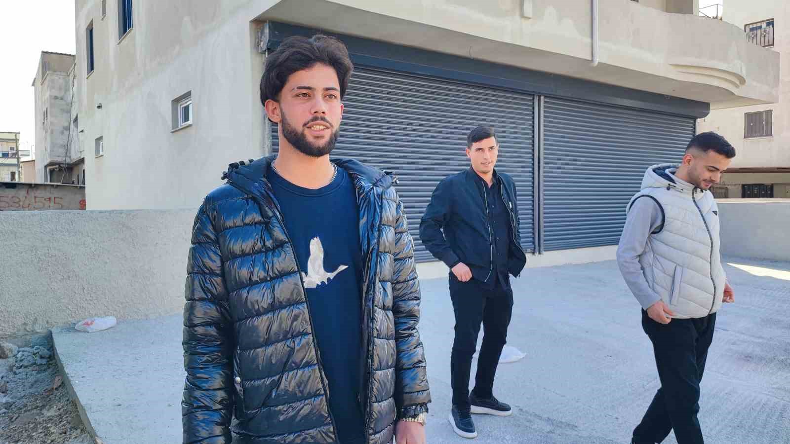annesi tarafindan terk edilen cocuk buyudu yanginda mahsur kalan bebegin kahramani oldu 0