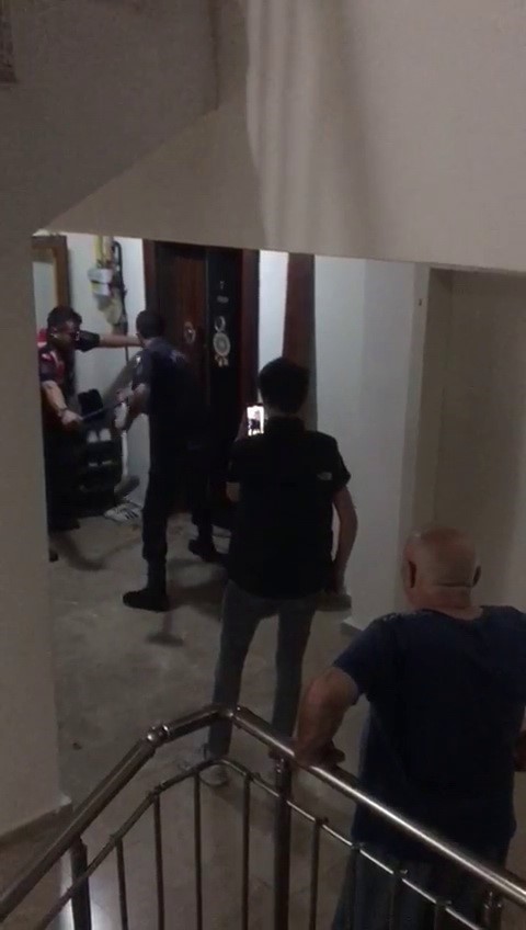 Annesi ve anneannesini baltayla parçalara ayıran sanığa iki kez müebbet 6 annesi ve anneannesini baltayla parcalara ayiran saniga iki kez muebbet 2 HDOQEU2R