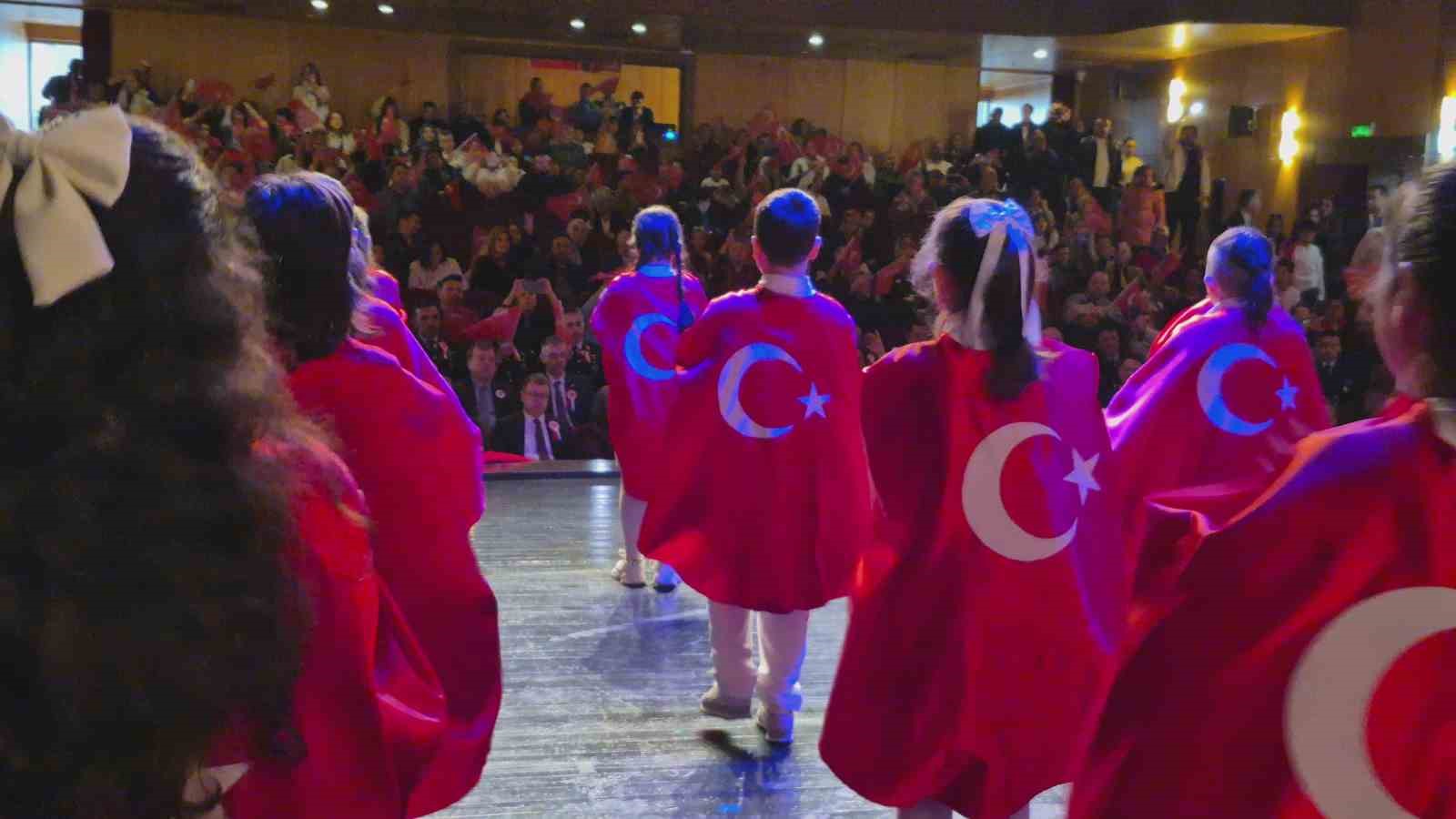 annesinden elinden kurtulan minik vali arslanin koltuguna oturdu 4 T8U5IeG6