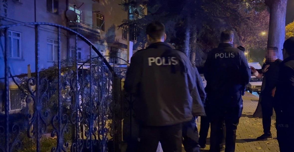 annesinden para alamayinca kendine zarar vermeye kalkti 1 IdKfcTbf
